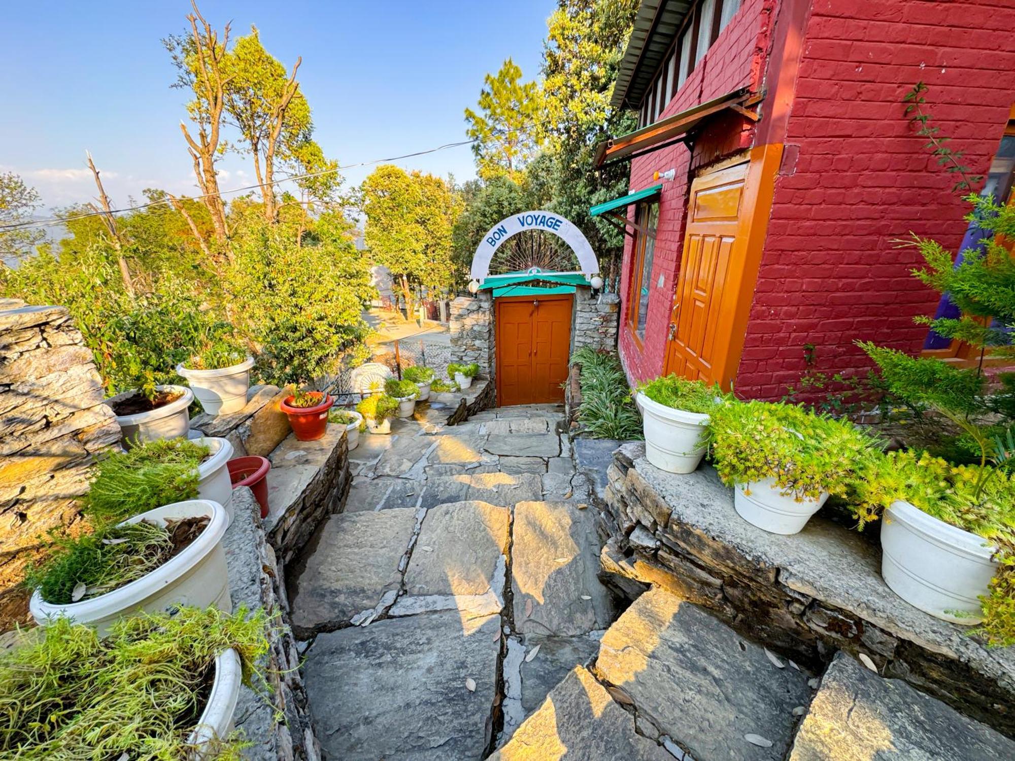 The Himalayan Woods, Homestay Chaukori